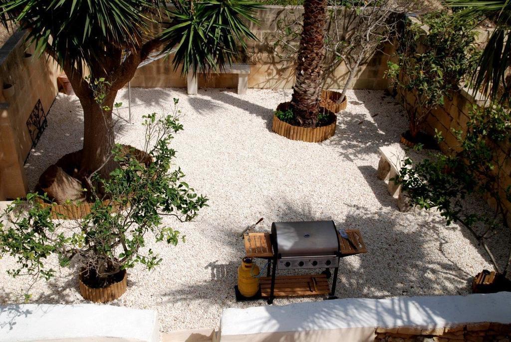 Anna Karistu Accommodation Kerċem Eksteriør billede