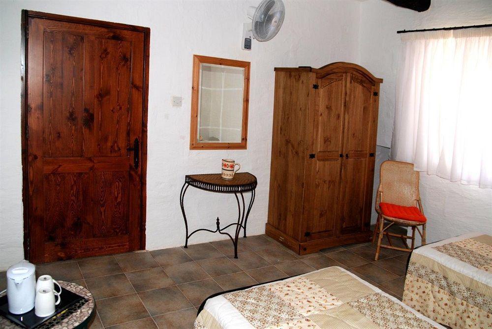 Anna Karistu Accommodation Kerċem Eksteriør billede